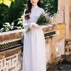 ベトナム衣装 アオザイ 白色のロングドレス Ao Dai Dan Linh