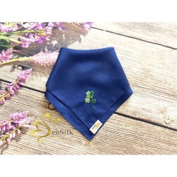 SenSilk ハンカチ 青色 花柄の刺繍あり 35cm×35cm